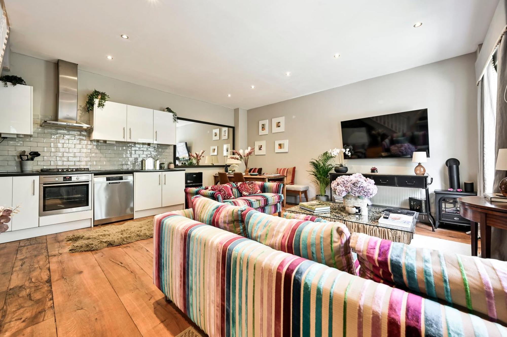 Magnificent 2 Bed Hyde Park Mews House Apartment London Exterior photo